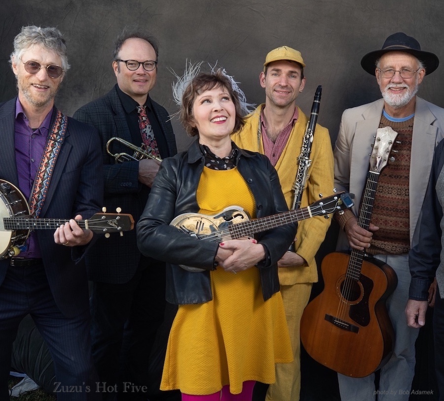 Live music performance at TuneCat Radio